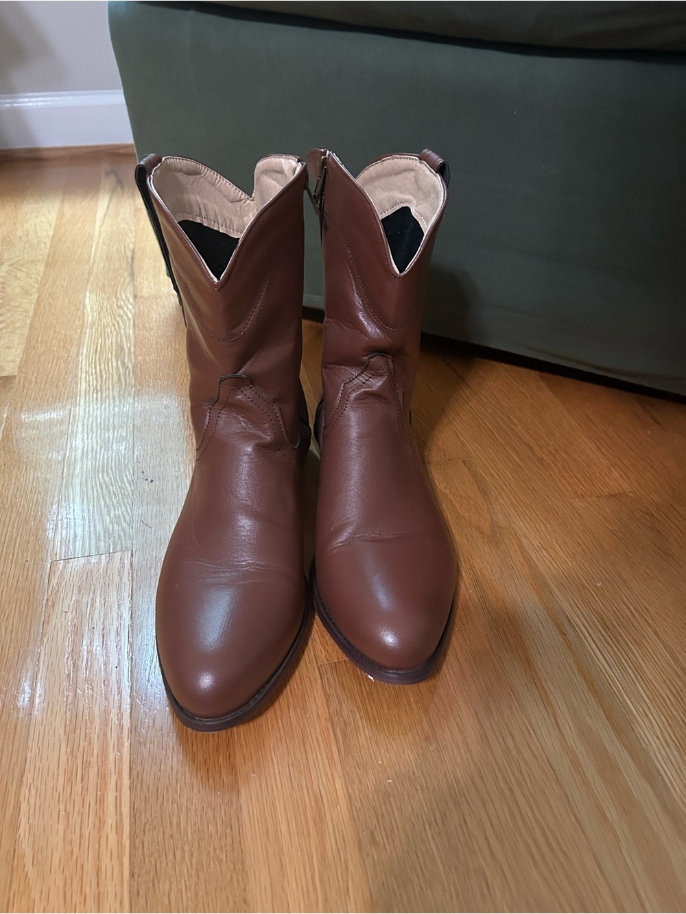 Classic Men’s Brown Leather Cowboy Boots
